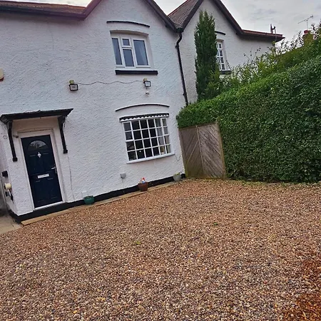 The Sweetbriar 3 Bedroom House In Будинок відпочинку *