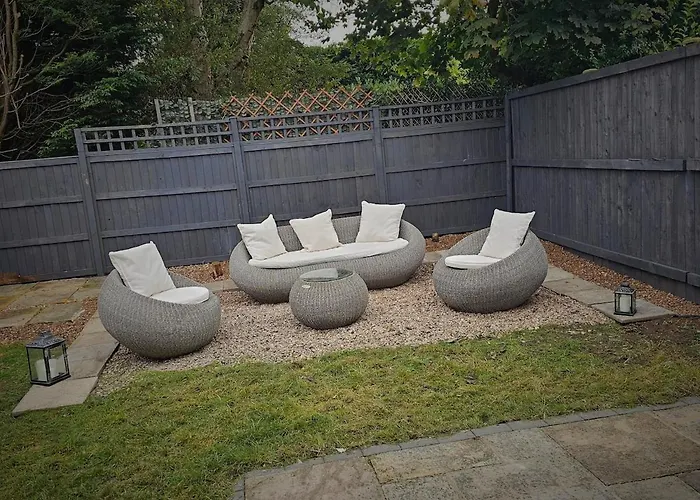 The Sweetbriar 3 Bedroom House In Holiday home