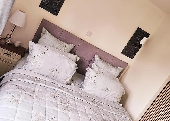 The Sweetbriar 3 Bedroom House In Holiday home